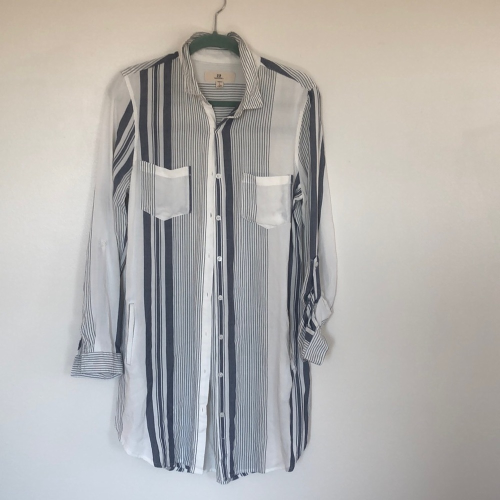 Long button shirt. Thread + supply size medium. White with blue lines.